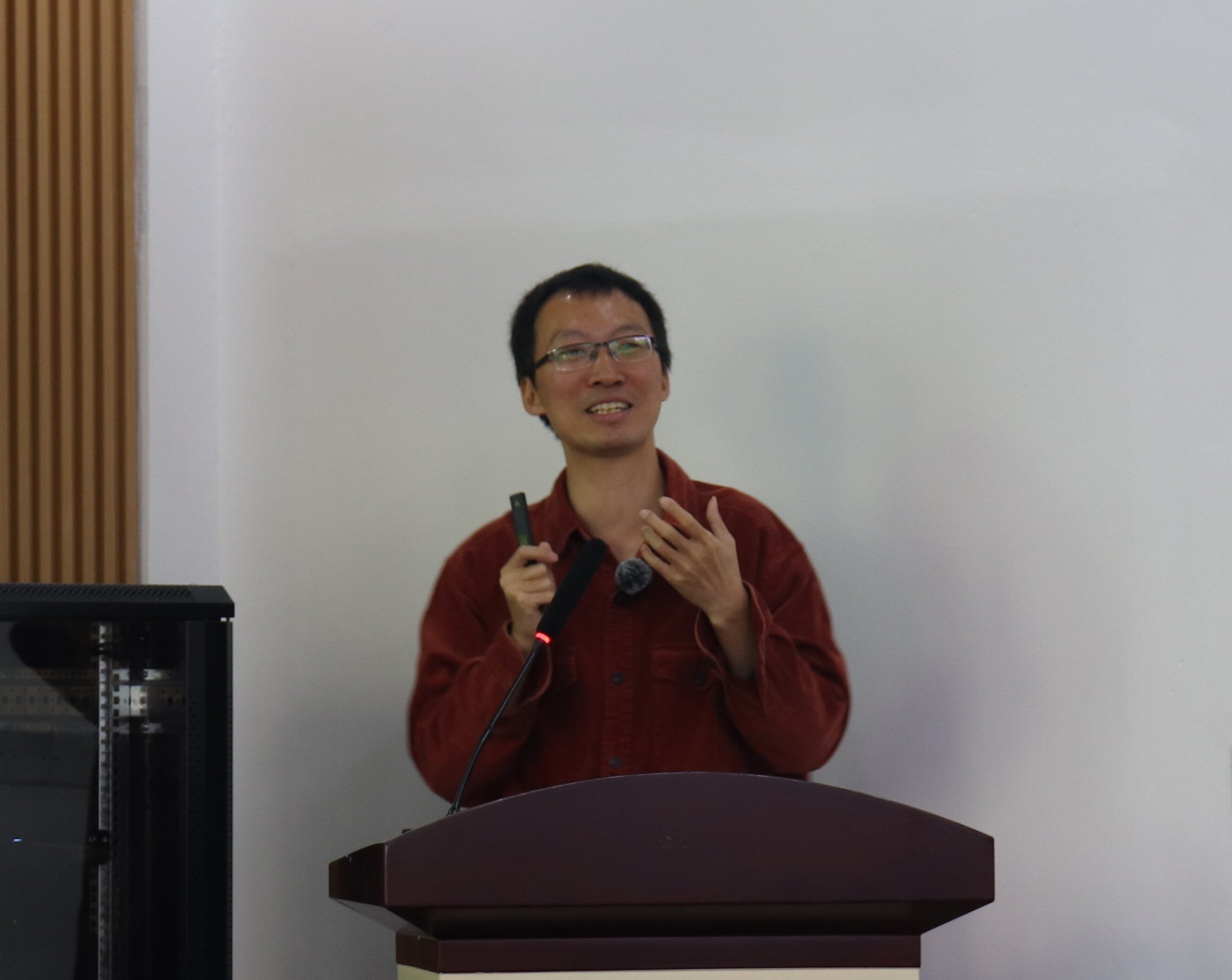 【高嶺講壇】暨南大學賴俊祚教授來校講學，探討網絡技術前沿研究與學科發展